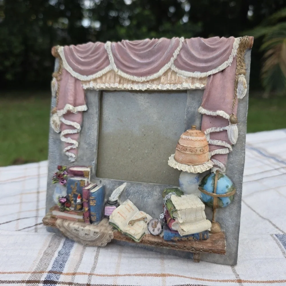 Husna Imports vintage 3d